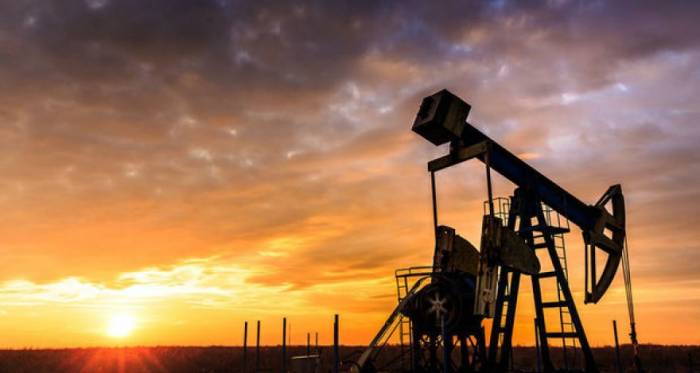 Стоимость азербайджанской нефти приблизилась к 85 долларам
