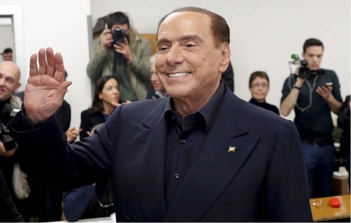 Берлускони купил итальянский футбольный клуб "Монца"
