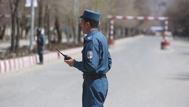 На севере Афганистана 14 полицейских погибли при атаке талибов на КПП
