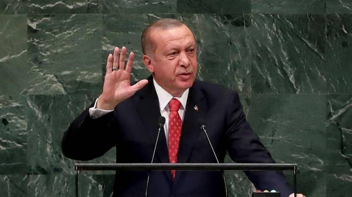 Пост Эрдогана в Twitter вошел в топ публикаций
