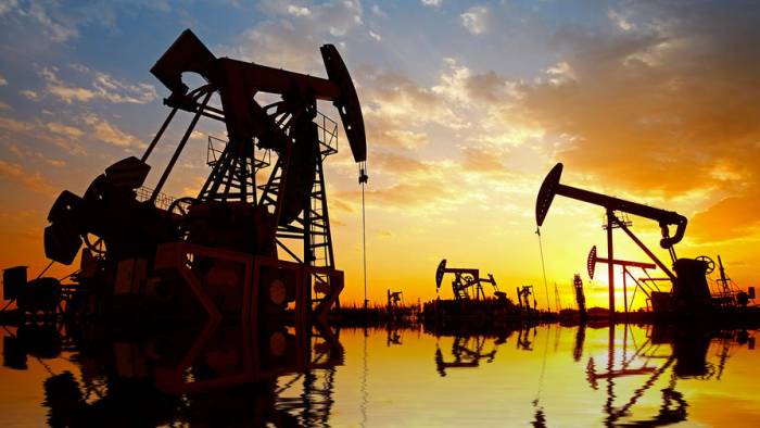 Азербайджанская нефть продолжает дорожать

