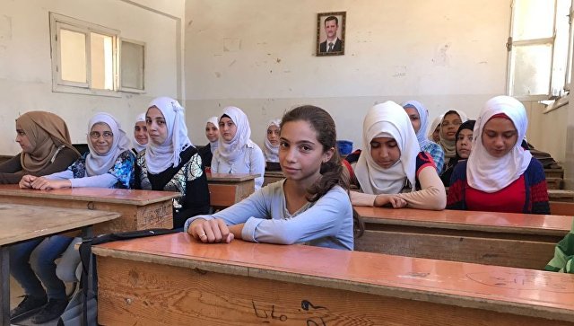 Власти Сирии разработали ускоренную школьную программу для детей беженцев
