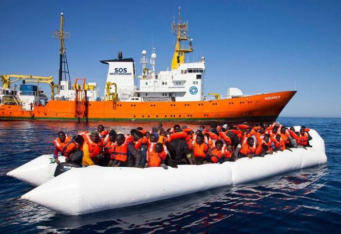 Спасательное судно Aquarius лишится флага Панамы
