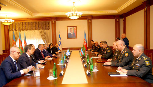 Министры обороны Азербайджана и Израиля провели встречу