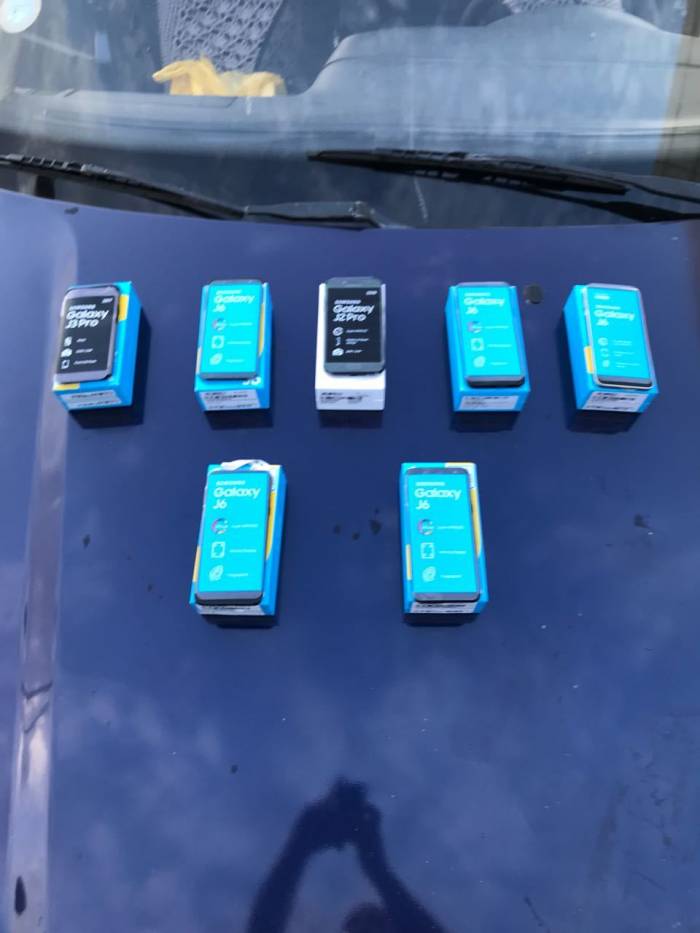 Из Грузии в Азербайджан пытались пронести мобильные телефоны - ФОТО