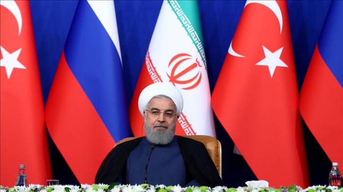 Рухани призвал минимизировать риски для населения Идлиба

