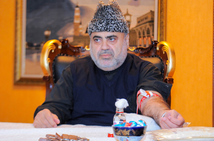 Аллахшукюр Пашазаде принял участие в акции по сдаче крови
