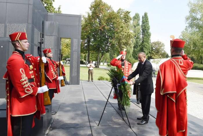 Ильхам Алиев посетил монумент "Голос хорватских жертв - Стена боли" - ФОТО