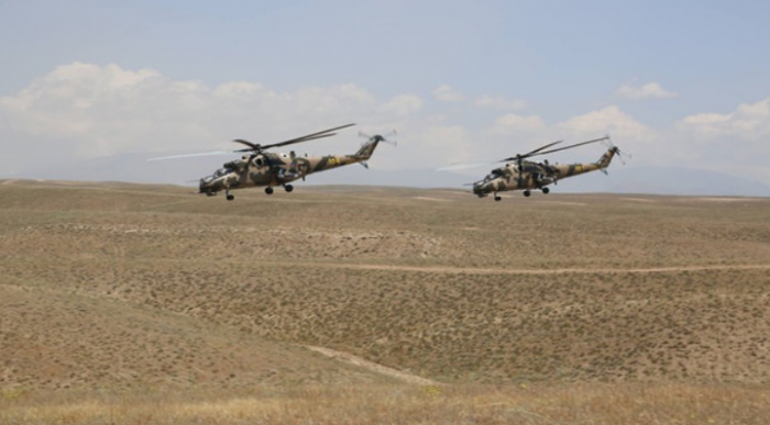 В Нахчыване авиационные подразделения провели учебно-тренировочные полеты
