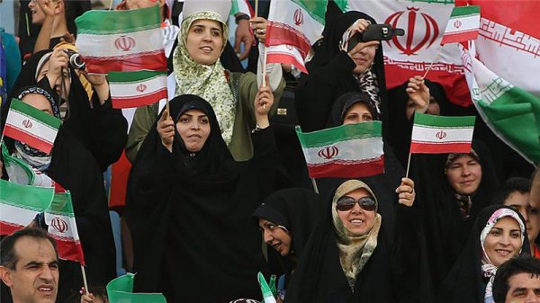 Генпрокурор Ирана снова запретил женщинам посещать футбольные матчи
