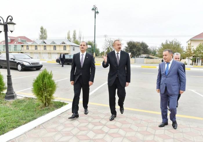 Ильхам Алиев в новом здании Имишлинского районного суда - ФОТО
