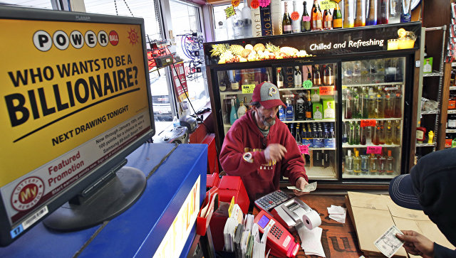 В США в лотерее разыгран крупнейший в истории джек-пот в размере $1,6 млрд
