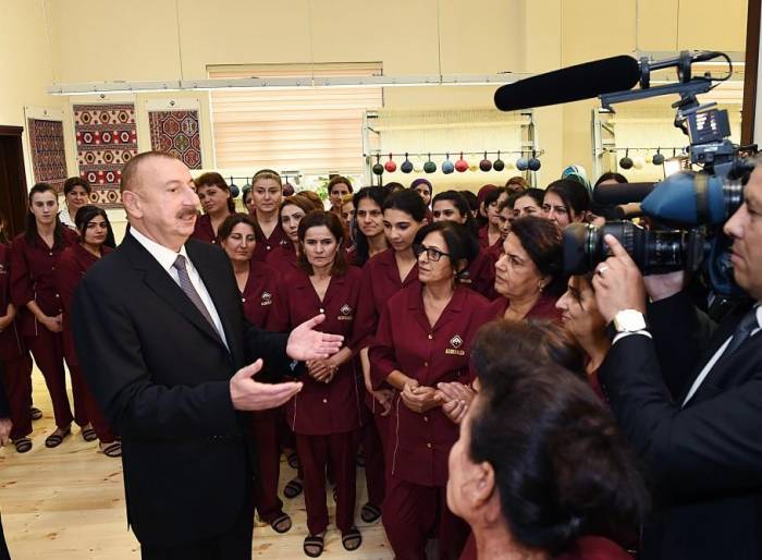 Ильхам Алиев: По линии "Азерхалча" в Азербайджане в ближайшем будущем будет открыто 30 фабрик