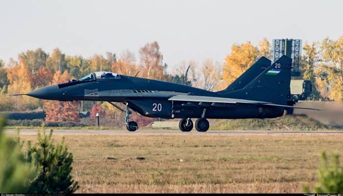 Беларусь проводит ремонт узбекских военных самолетов
