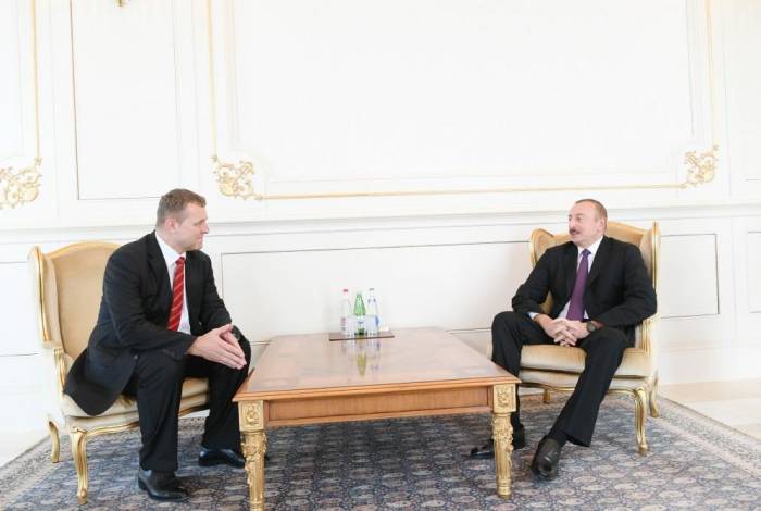 Ильхам Алиев принял верительные грамоты нового посла Чехии 