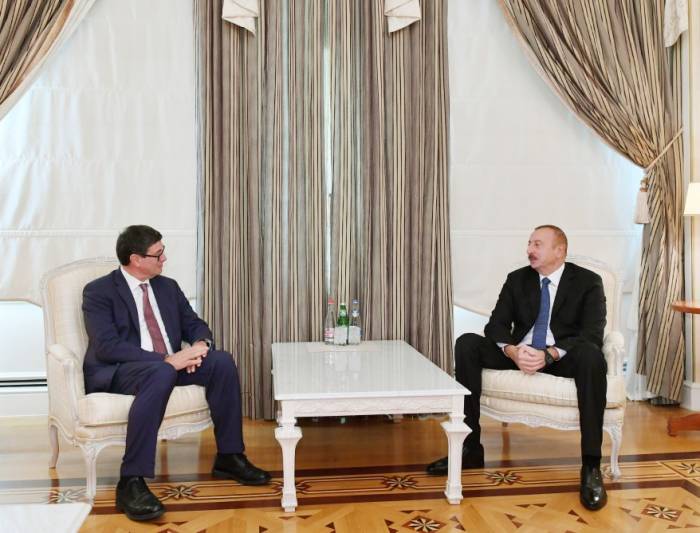Ильхам Алиев принял делегацию Швейцарии