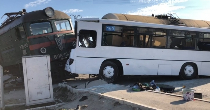 Депутат: "Автобусы мчатся по улицам Баку на сумасшедшей скорости"