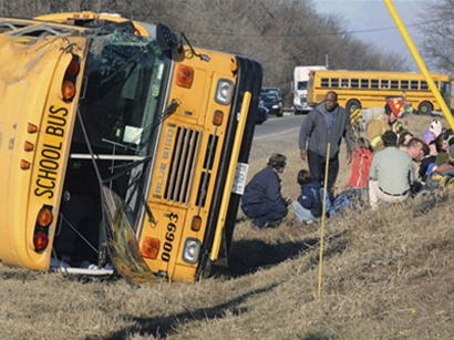 В Техасе школьный автобус попал в ДТП
