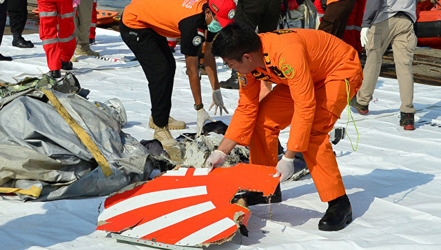 В Индонезии обнаружили десять тел пассажиров лайнера Lion Air
