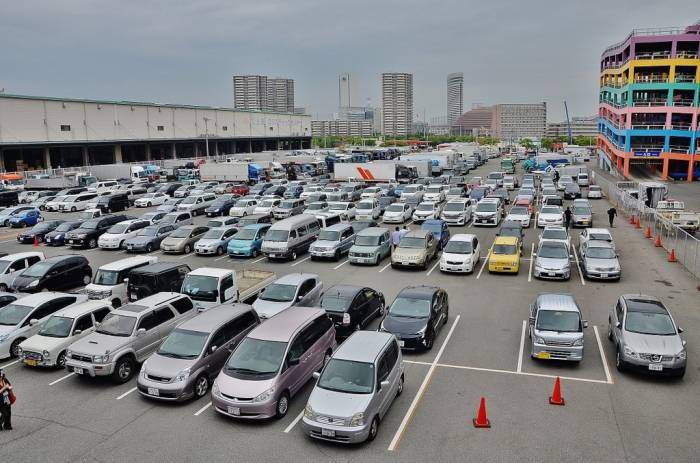 В Азербайджане запустят онлайн-аукцион автомобилей

