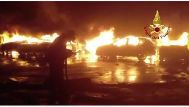 В Италии несколько сотен автомобилей Maserati сгорели при пожаре
