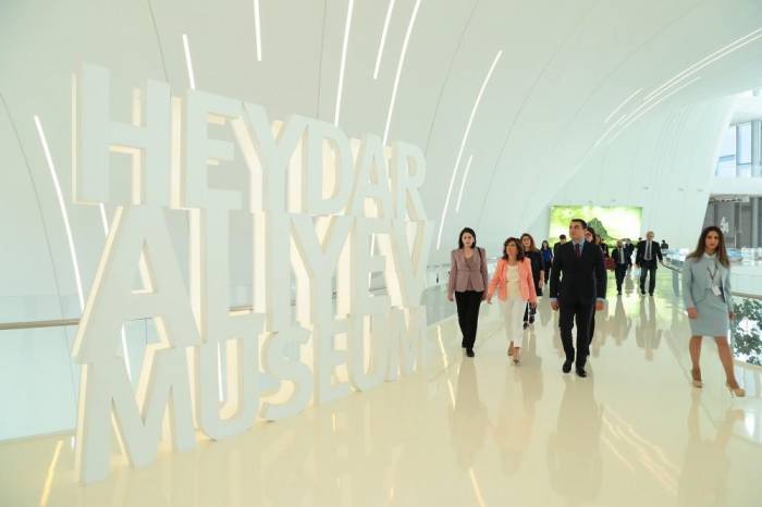 Председатель Сената Италии посетила Центр Гейдара Алиева - ФОТО