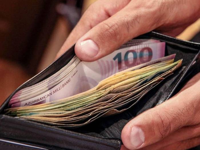 Работники каких сфер в Баку получают самую высокую зарплату
