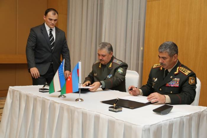 Министры обороны Азербайджана и Узбекистана подписали план сотрудничества - ФОТО