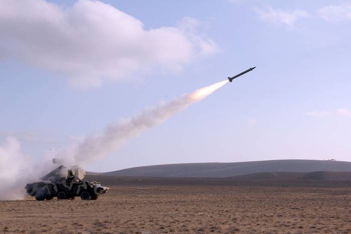 В Азербайджане продолжаются учения подразделений ПВО