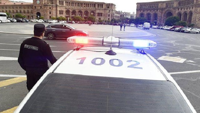 В Армении мужчина пытался подорвать себя в здании правительства