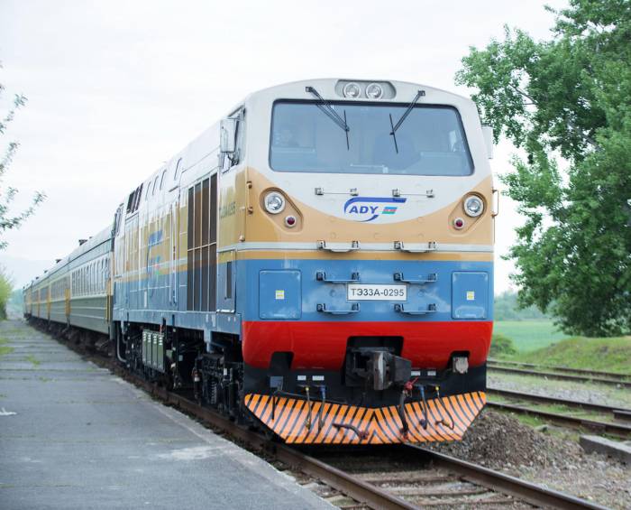 В Азербайджане вводится новый график движения пассажирских поездов
