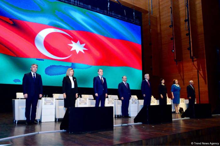 В Баку завершил свою работу XV съезд азербайджанских учителей
