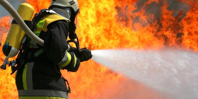 Пожар в жилом доме в Агстафе, есть пострадавшие
