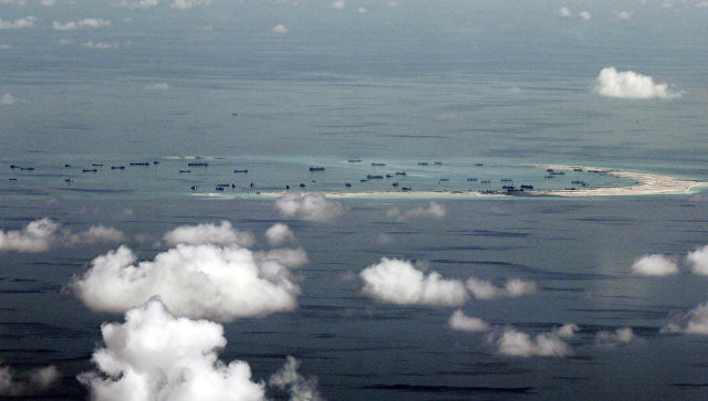 Китай обвинил корабли США в провокации в Южно-Китайском море
