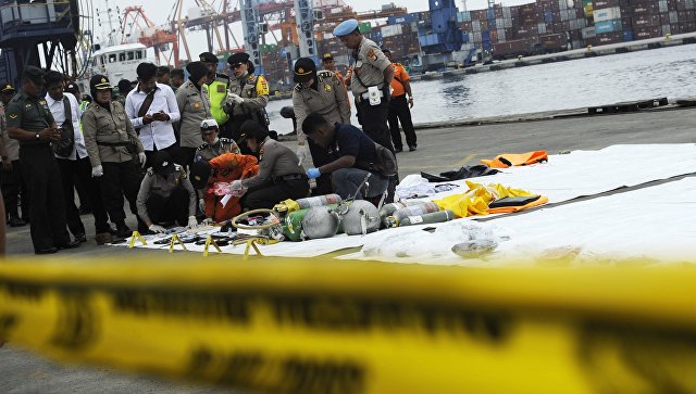 Получены данные черного ящика упавшего в Индонезии Boeing
