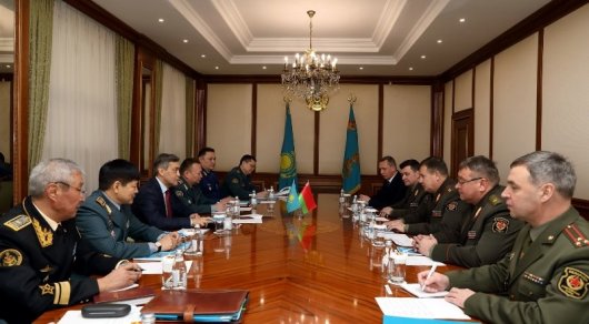 Казахстан и Беларусь обсудили двустороннее военное сотрудничество
