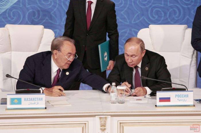 Назарбаев предложил совместно с Россией развивать туризм на Каспии