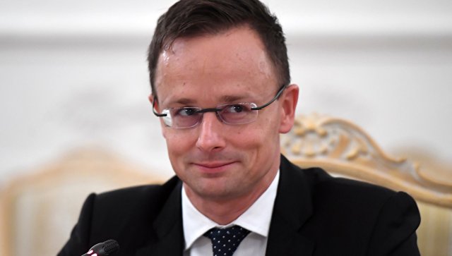 Глава МИД Венгрии призвал ЕС восстановить торговые отношения с Россией
