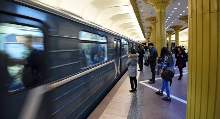 В бакинском метро возникли неполадки
