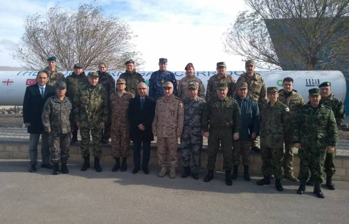 Военные атташе зарубежных стран в Азербайджане посетили воинскую часть
