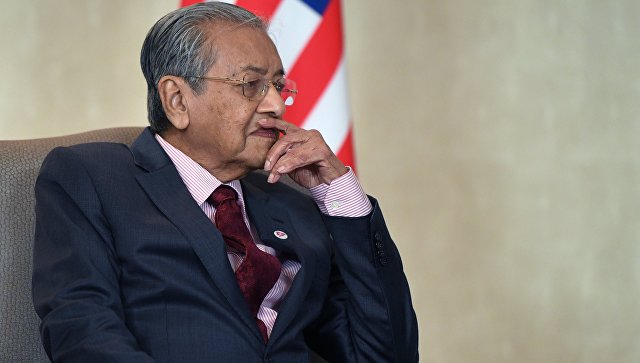 Премьер Малайзии не смог подтвердить данные о свадьбе короля