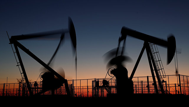 Цены на нефть марки Brent опустились ниже 59 долларов

