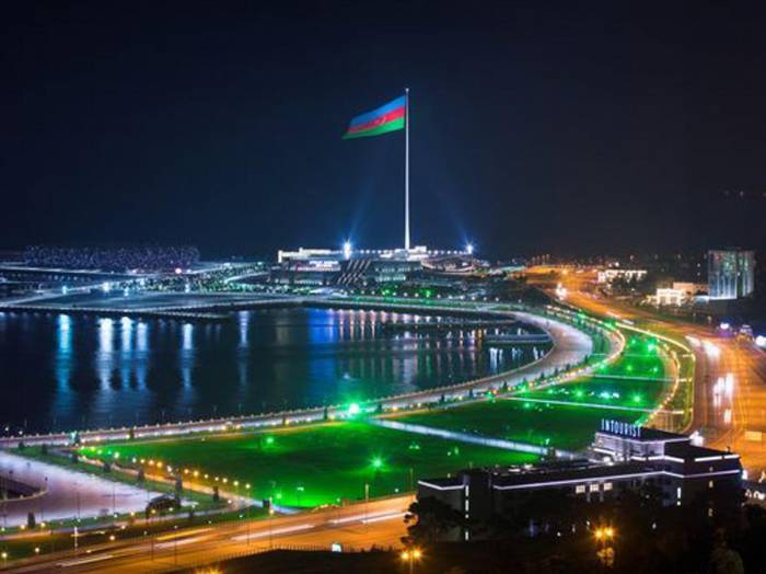 В Баку обсудили влияние создания международных финансовых центров на экономическое развитие 