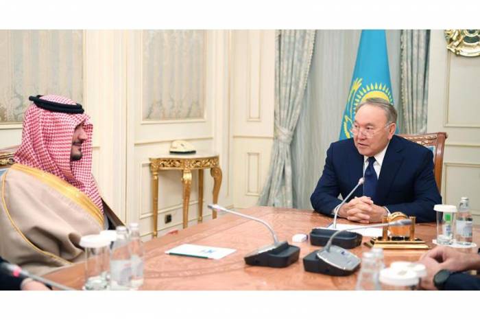 Президент Казахстана встретился c министром внутренних дел Саудовской Аравии