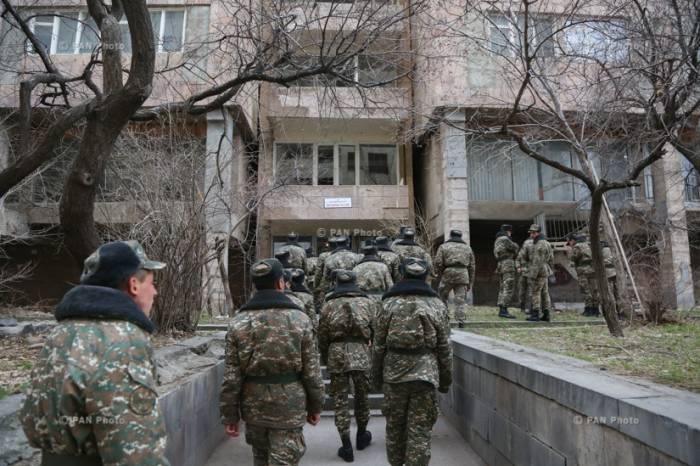 Армянских военнослужащих вынуждают голосовать за блок «Мой шаг»