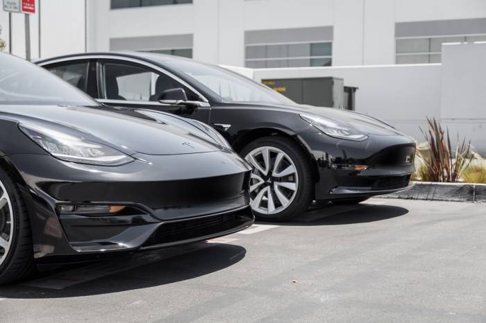 Владелец Tesla нашел способ избежать штрафов за парковку
