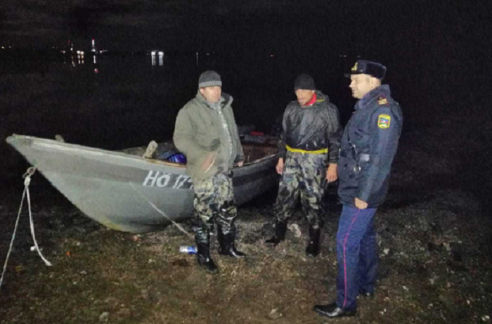 Водная полиция спасла оставшихся без помощи рыбаков на Каспии