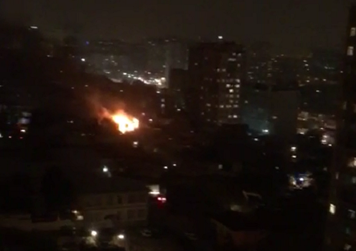 Пожар в центре Баку - ВИДЕО