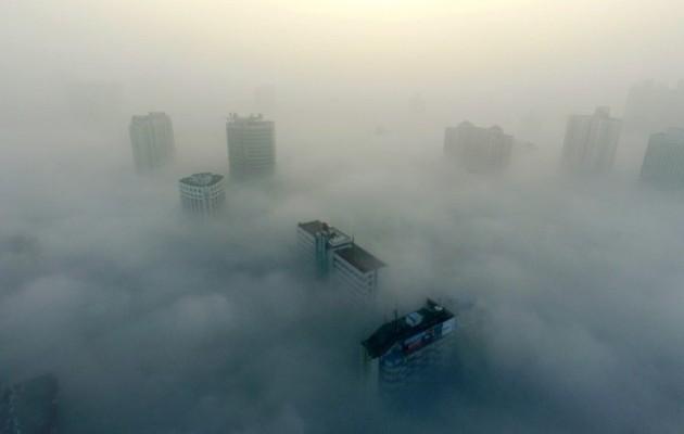 Сильный смог накрыл десятки городов в Китае