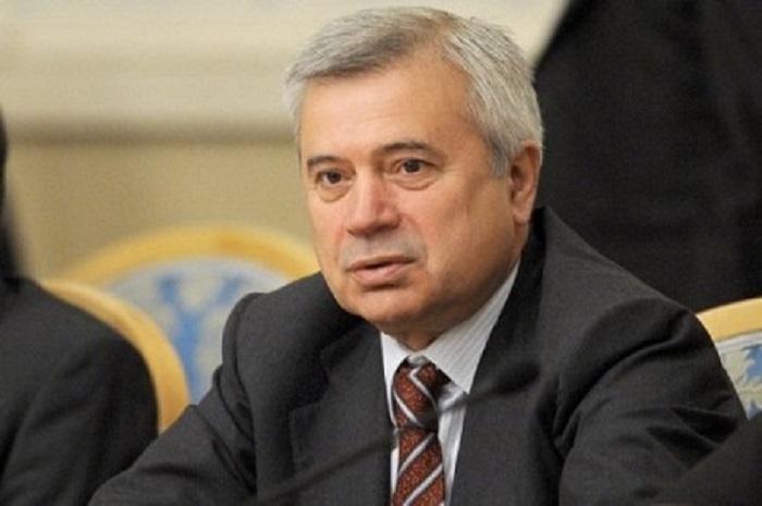 Вагит Алекперов выступил за плавное ограничение добычи нефти в рамках ОПЕК+